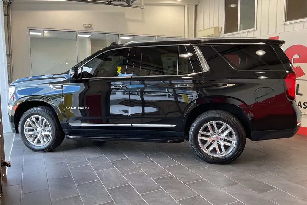 2022 Gmc Yukon SLT photo 1