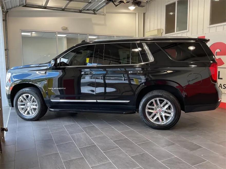 2022 Gmc Yukon SLT photo 1