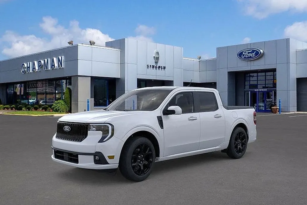 2025 Ford Maverick photo 1