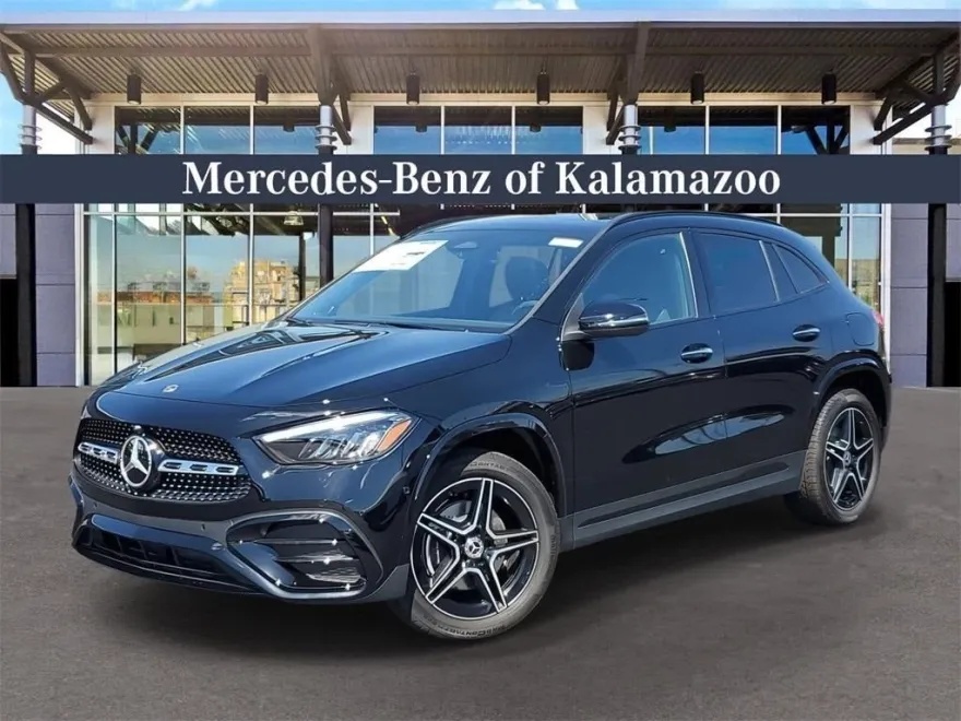 2024 Mercedes Benz GLA 250 4MATIC photo 1