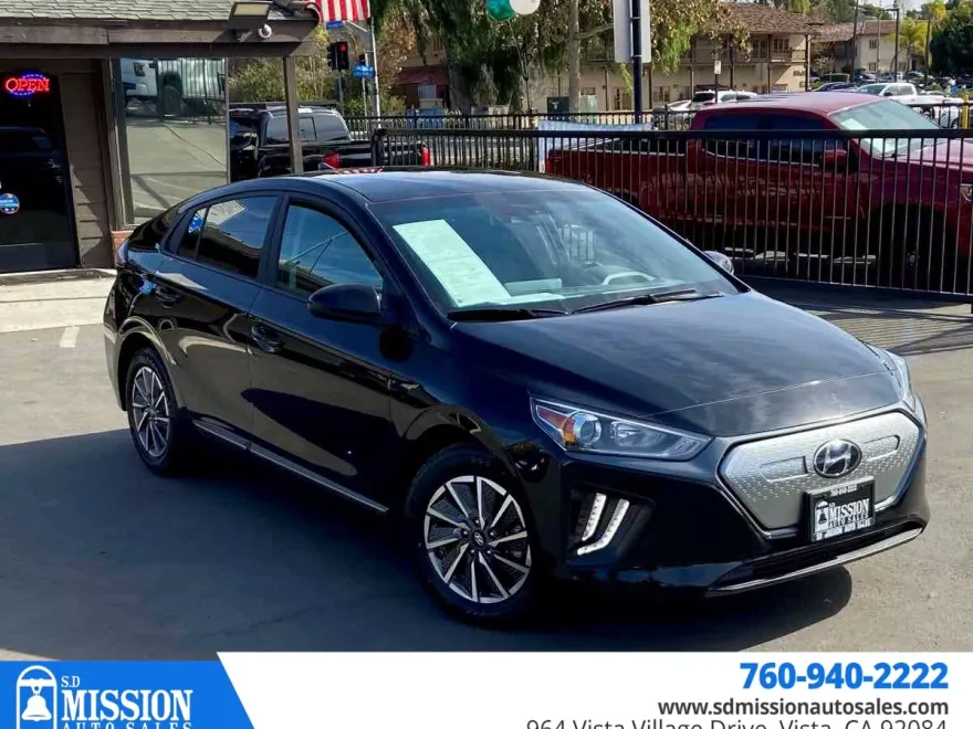 2021 Hyundai Ioniq Electric SE photo 1