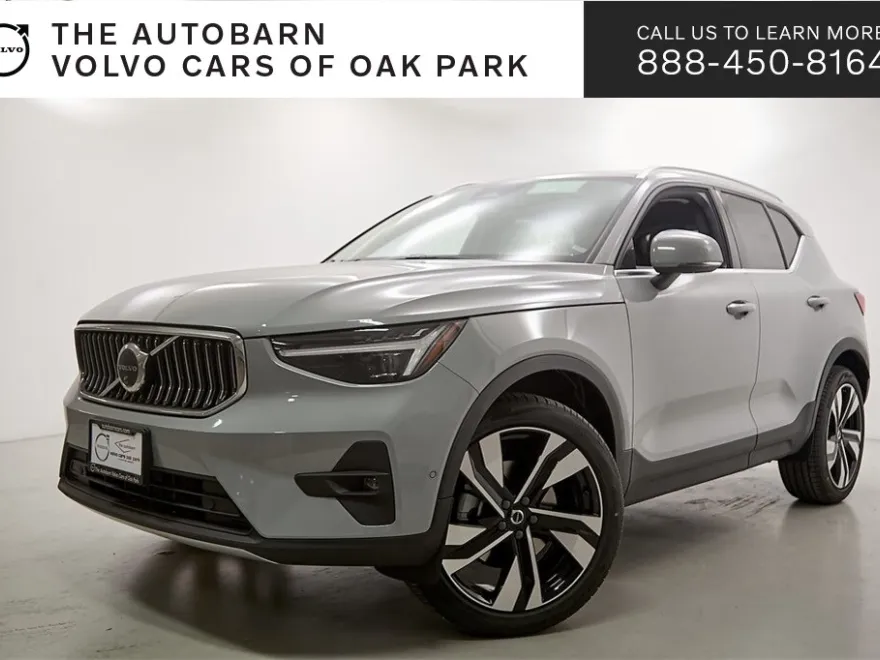 2025 Volvo XC40 Plus photo 1