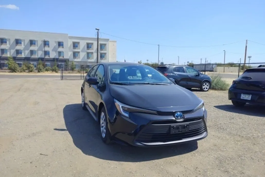 2025 Toyota Corolla Hybrid LE photo 1