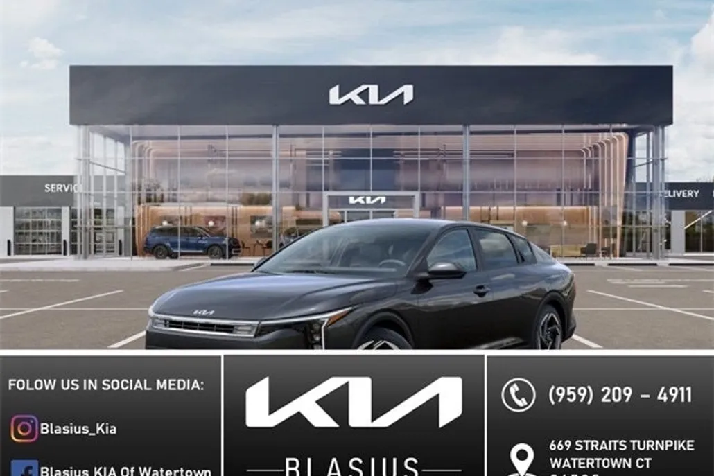 2025 Kia K4 EX photo 1