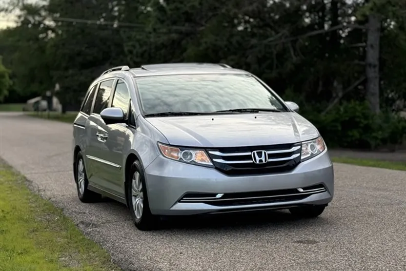 2016 Honda Odyssey EX-L photo 1