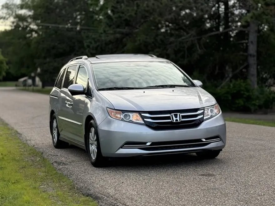 2016 Honda Odyssey EX-L photo 1