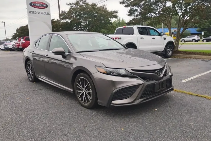 2024 Toyota Camry SE photo 1