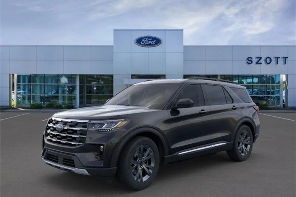 2025 Ford Explorer photo 1