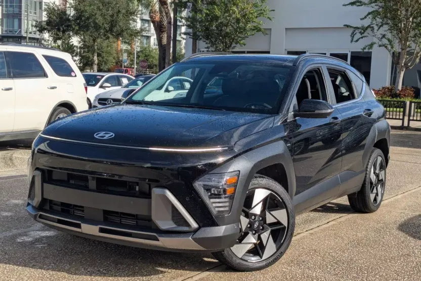 2024 Hyundai Kona Limited photo 1