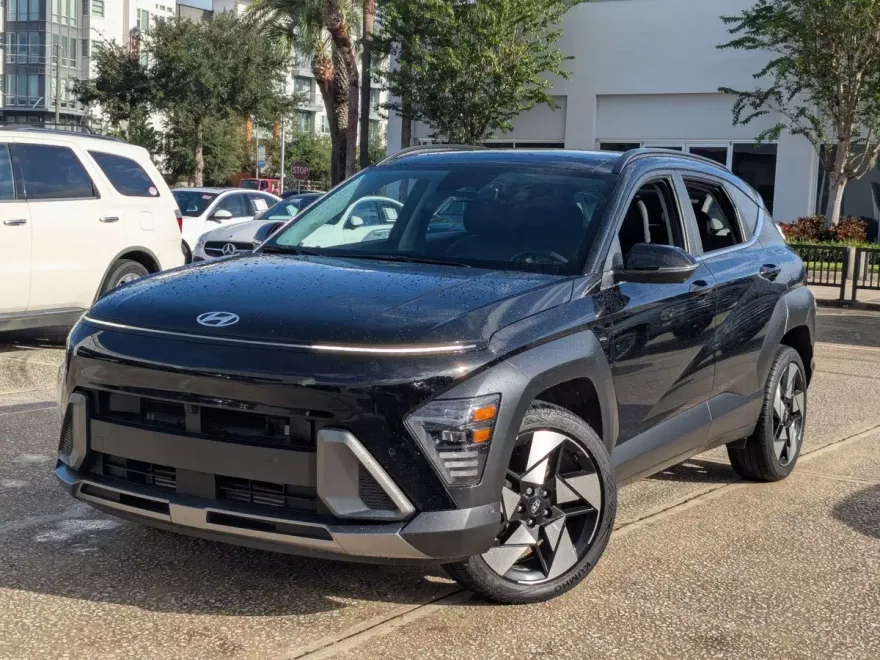 2024 Hyundai Kona Limited photo 1