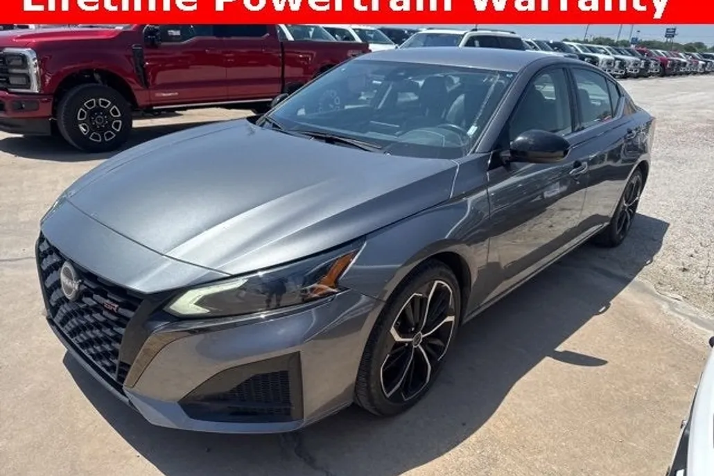 2023 Nissan Altima 2.5 SR photo 1