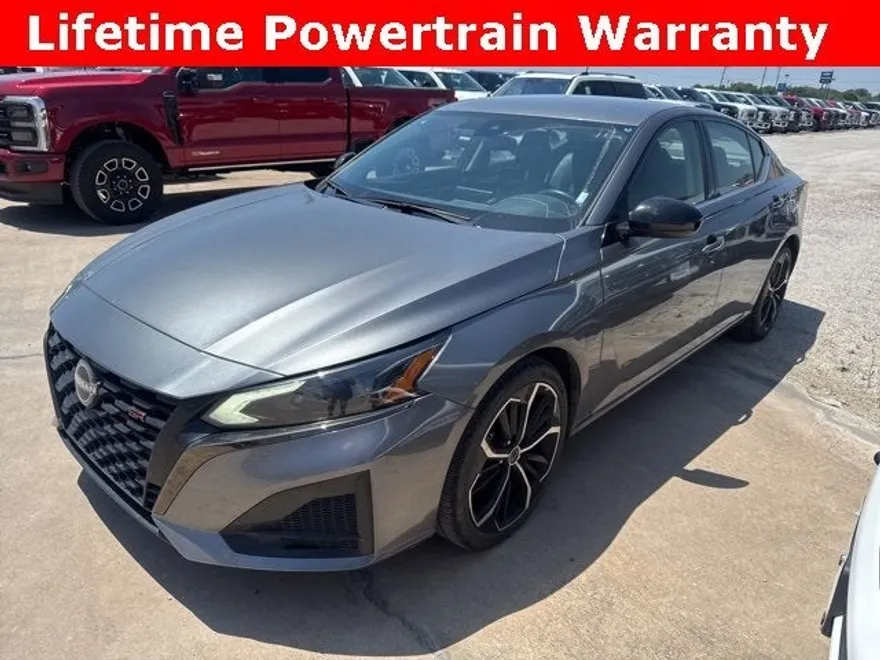 2023 Nissan Altima 2.5 SR photo 1