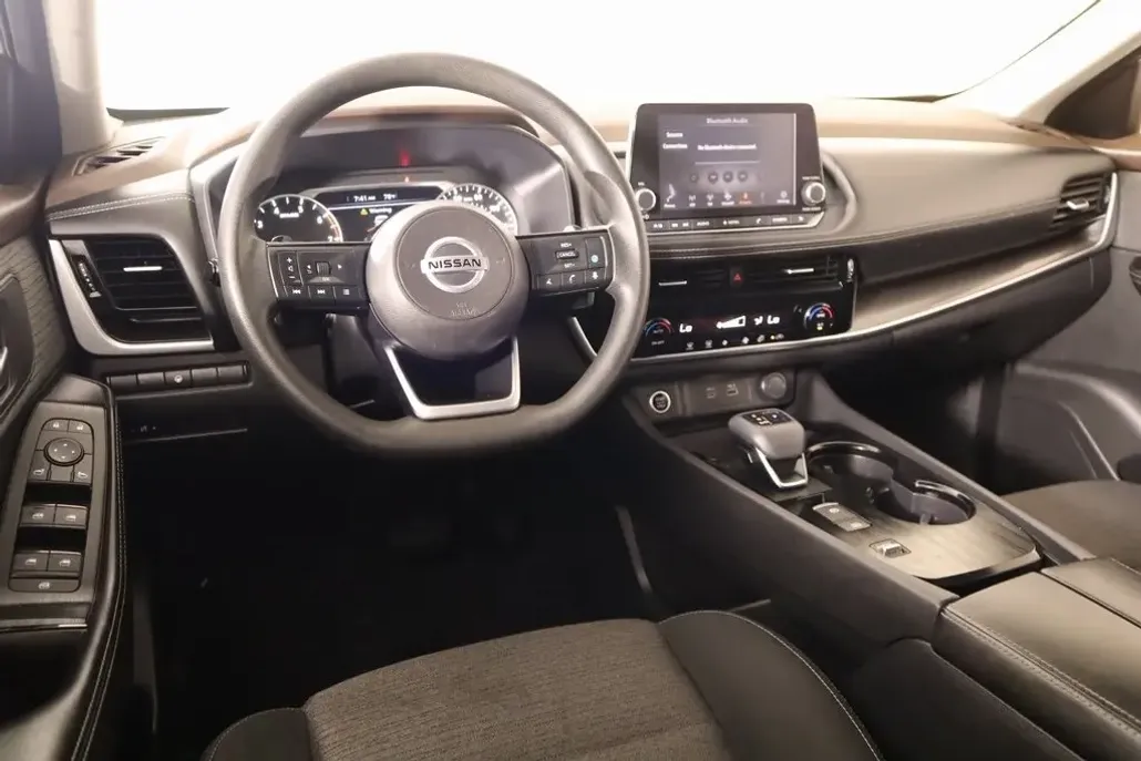 2021 Nissan Rogue SV photo 1