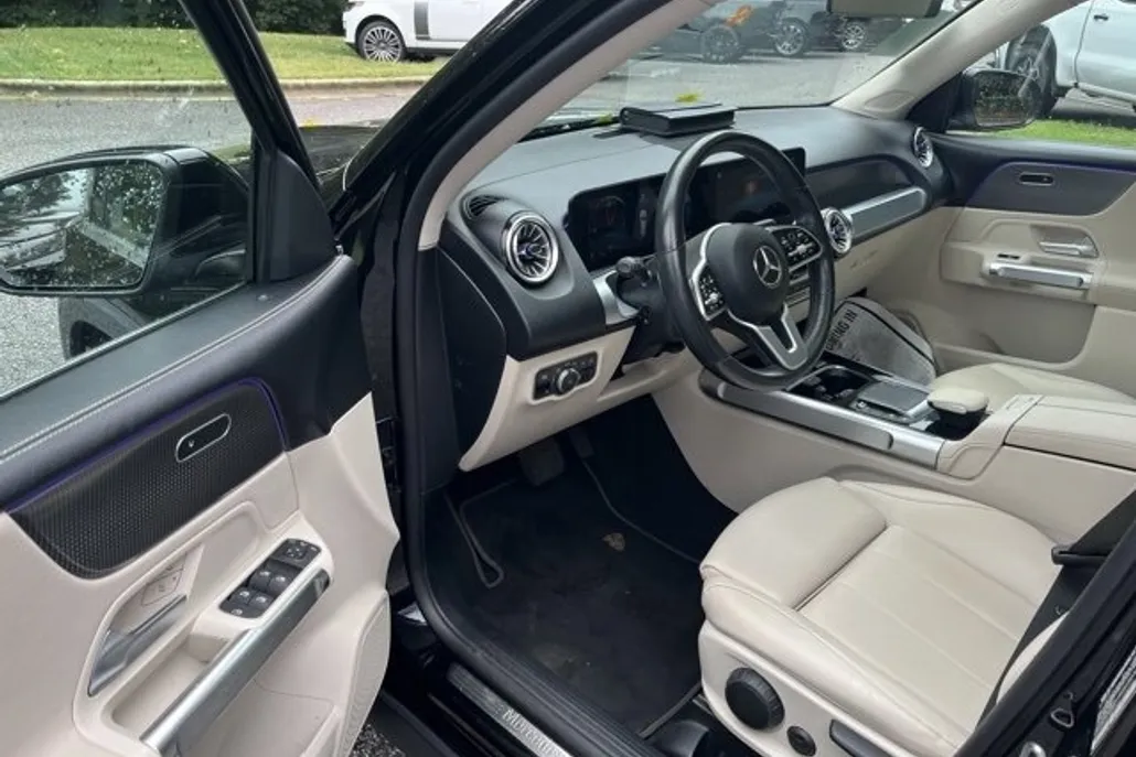 2022 Mercedes Benz GLB 250 4MATIC photo 1
