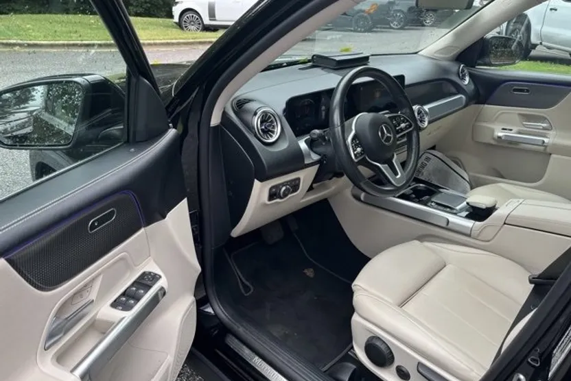 2022 Mercedes Benz GLB 250 photo 1