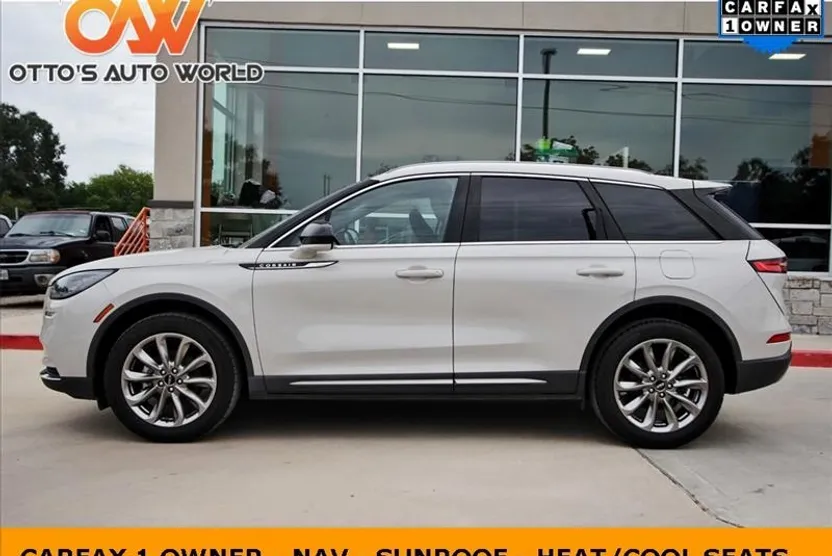 2021 Lincoln Corsair Standard photo 1