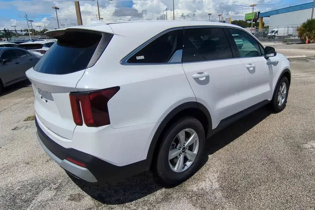 2026 Kia Sorento LX photo 1