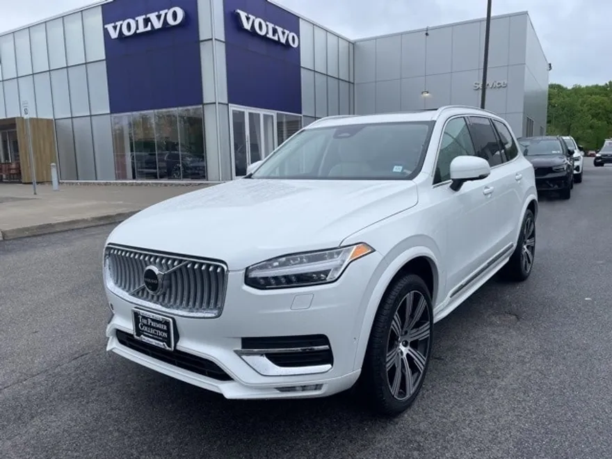 2025 Volvo XC90 Plus photo 1