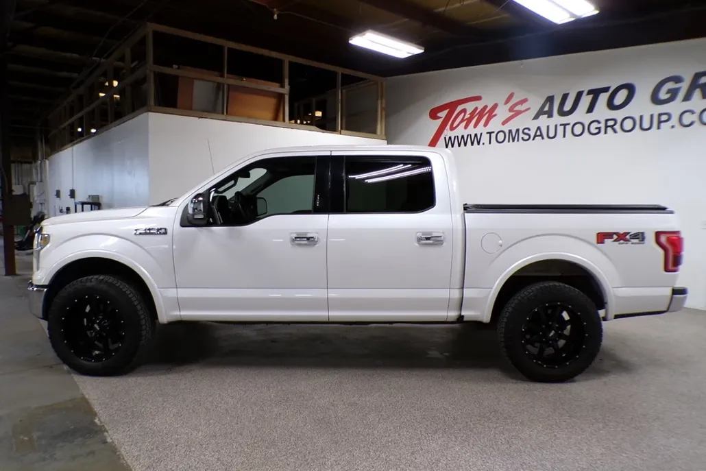 2016 Ford F-150 Lariat photo 1