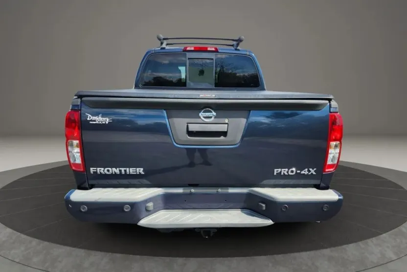 2016 Nissan Frontier Crew Cab PRO-4X photo 1
