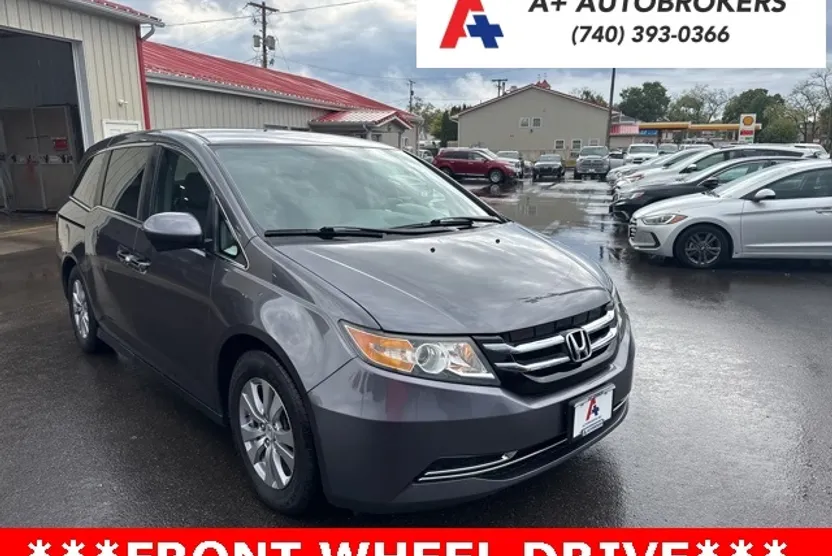 2016 Honda Odyssey SE photo 1