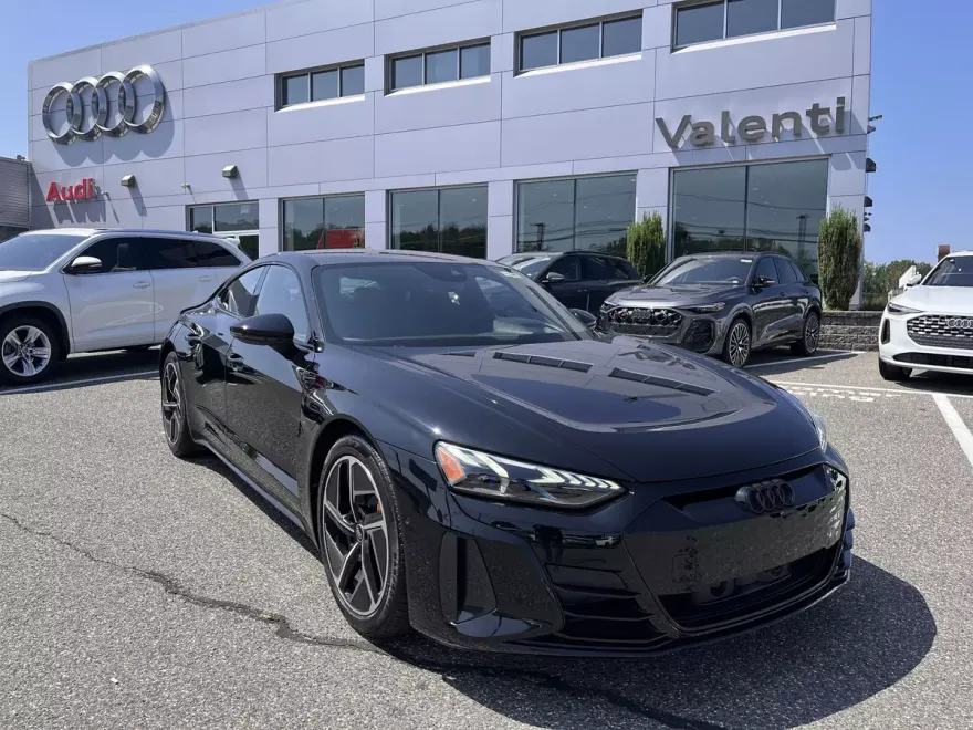 2023 Audi RS e-tron GT Base photo 1