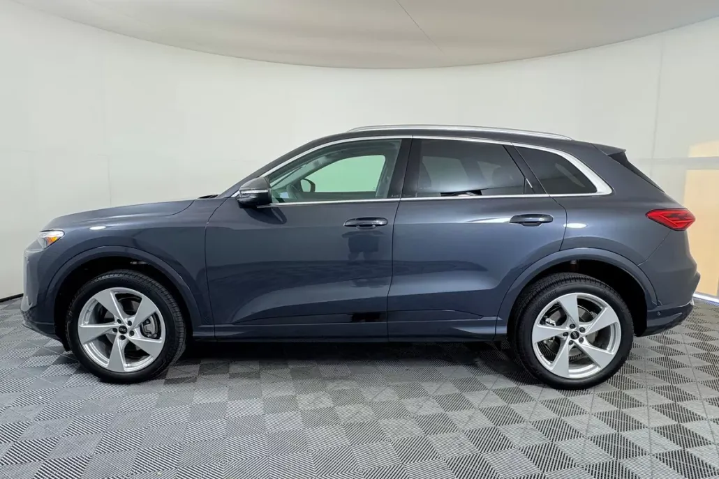 2025 Audi Q5 2.0T Premium Plus photo 1