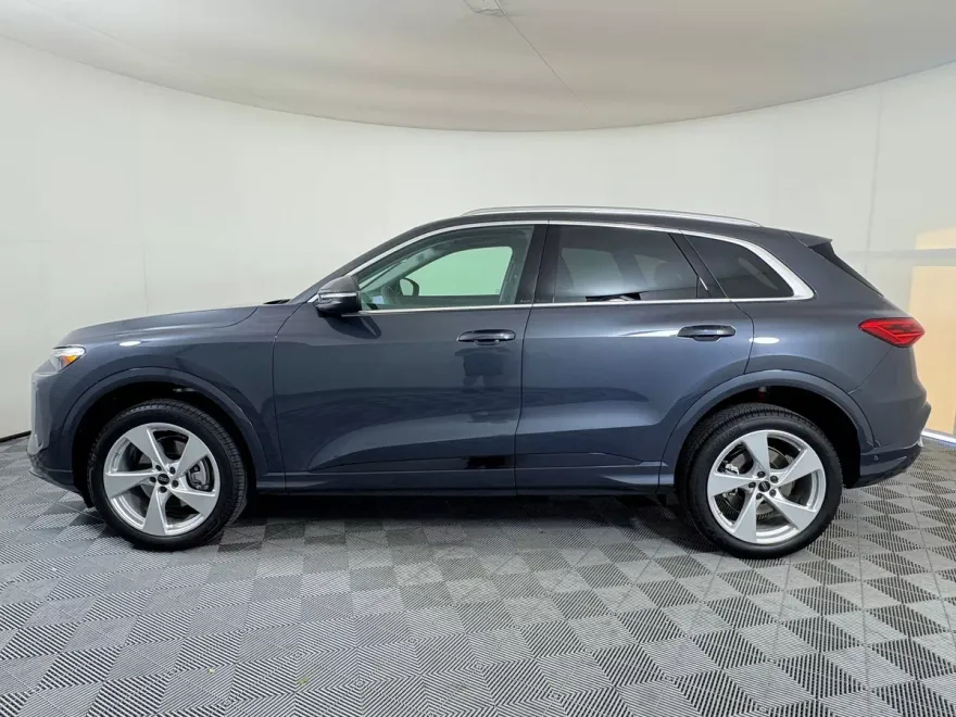 2025 Audi Q5 2.0T Premium Plus photo 1