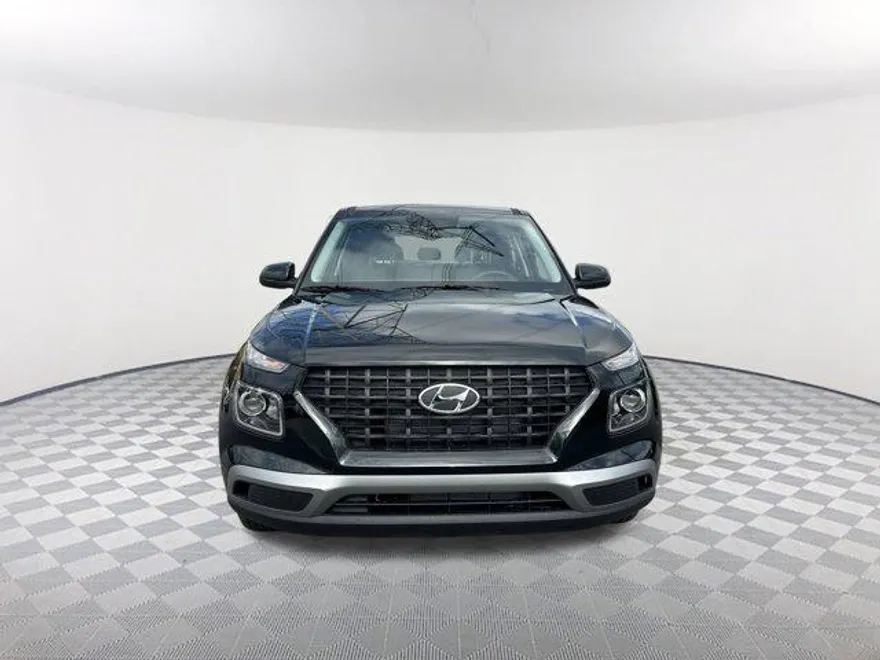 2026 Hyundai Venue SE photo 1