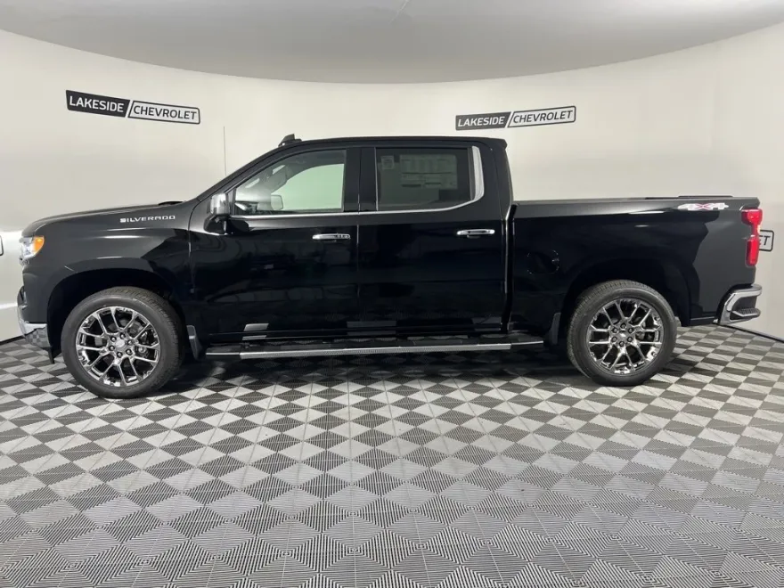 2026 Chevrolet Silverado 1500 LTZ photo 1