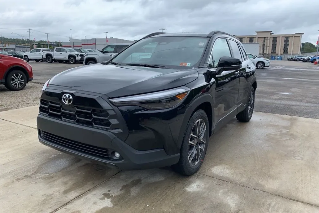 2026 Toyota Corolla Cross XLE photo 1