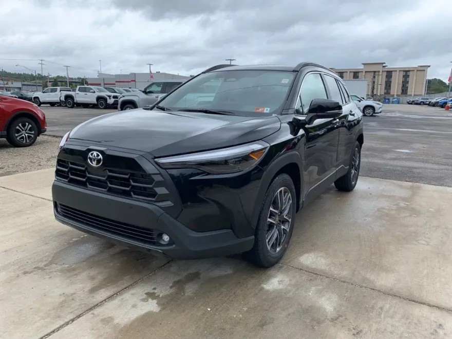 2026 Toyota Corolla Cross XLE photo 1