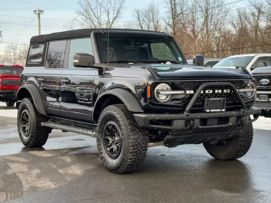 2023 Ford Bronco Wildtrak photo 1