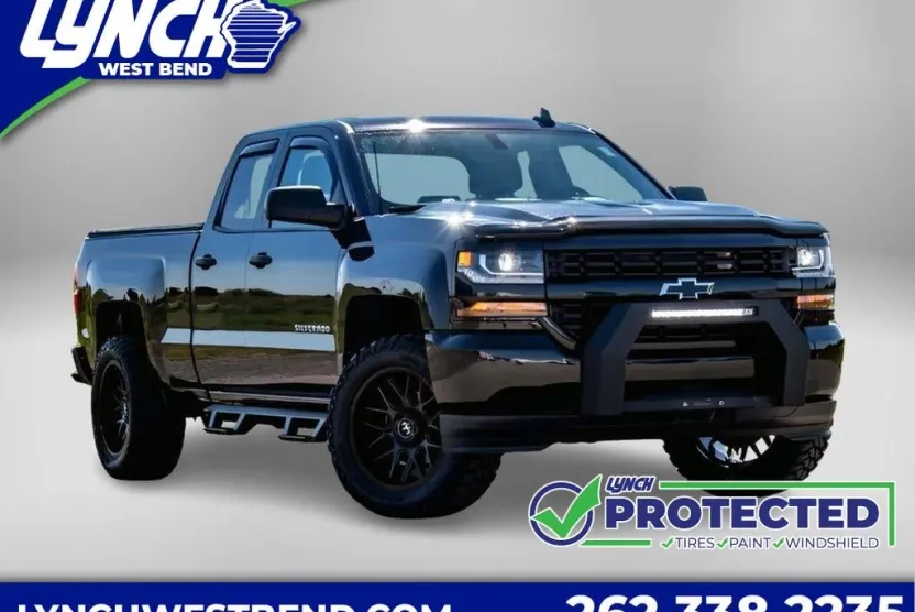 2018 Chevrolet Silverado 1500 Custom photo 1