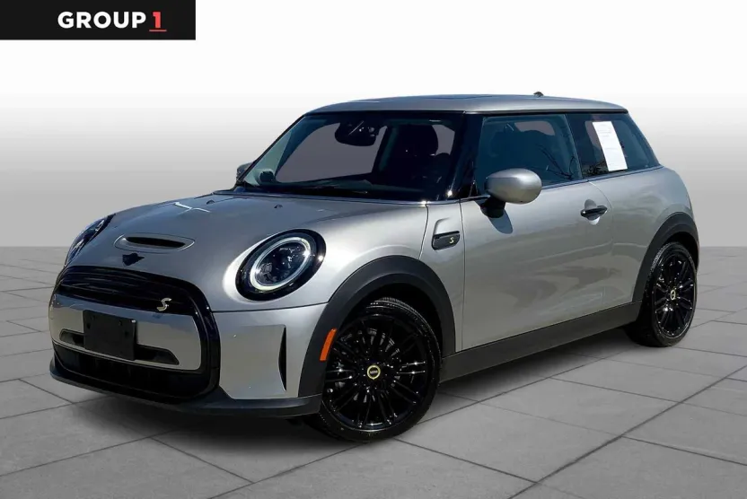 2024 Mini Cooper 2 Door Hardtop SE photo 1