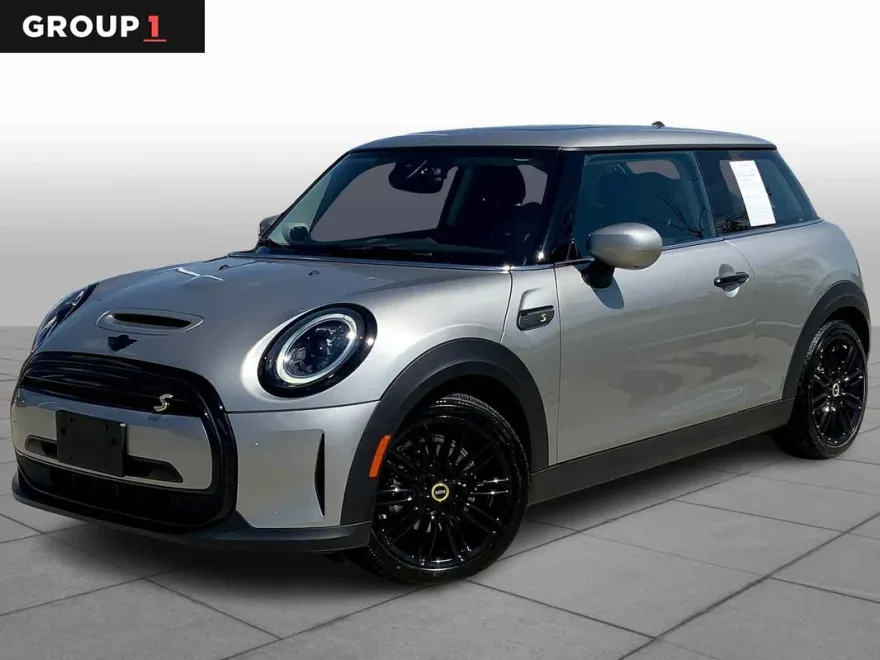 2024 Mini Cooper 2 Door Hardtop SE photo 1