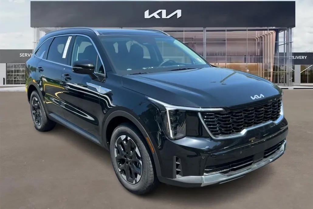 2025 Kia Sorento S photo 1