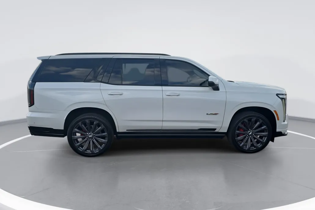 2025 Cadillac Escalade V-Series photo 1