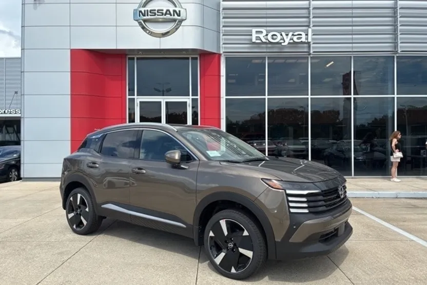 2025 Nissan Kicks SR photo 1