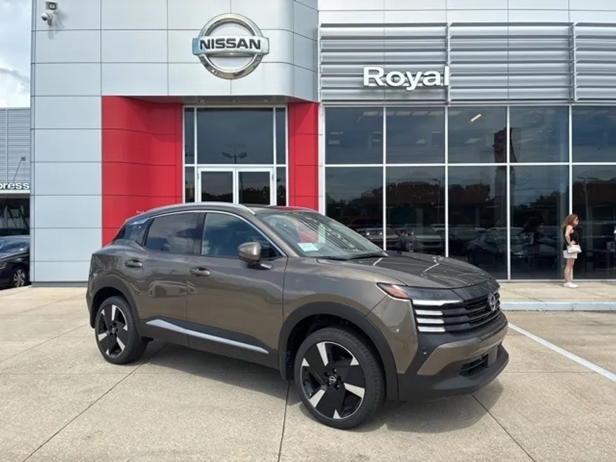 2025 Nissan Kicks SR photo 1