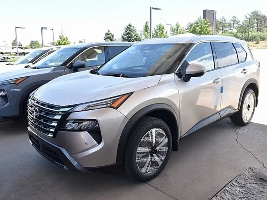 2025 Nissan Rogue SL photo 1
