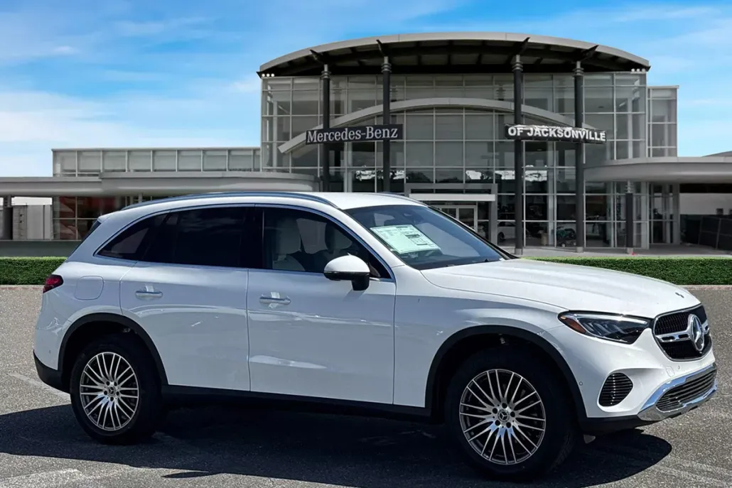 2025 Mercedes Benz GLC 300 photo 1