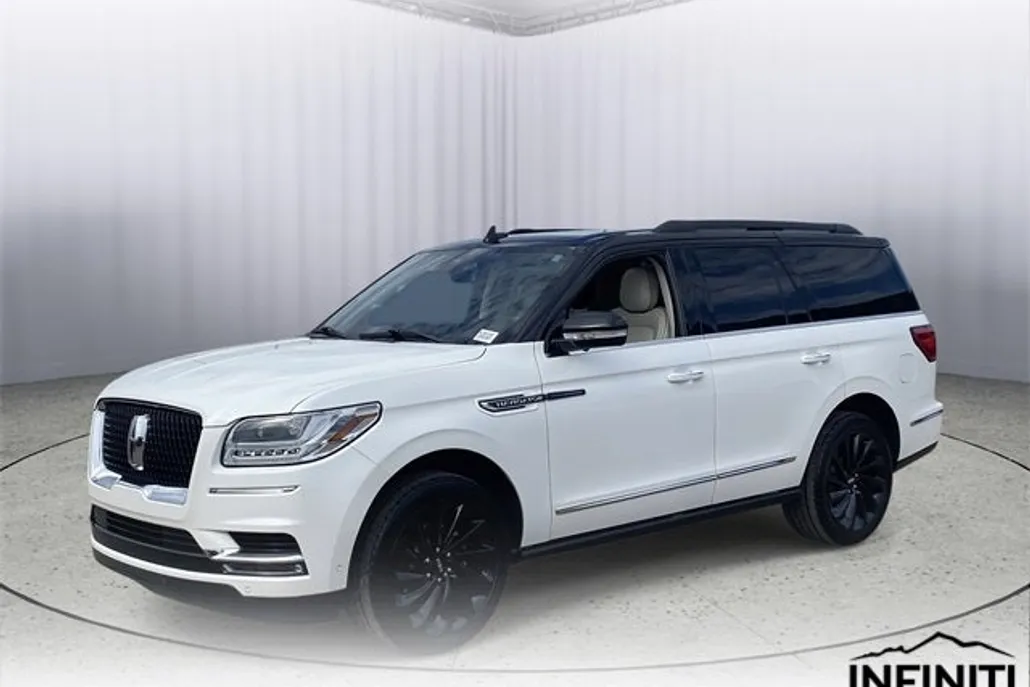 2021 Lincoln Navigator Black Label photo 1