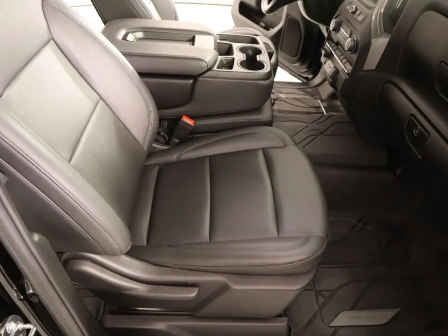 2024 Chevrolet Silverado 1500 photo 1