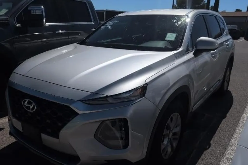 2020 Hyundai Santa Fe SE photo 1