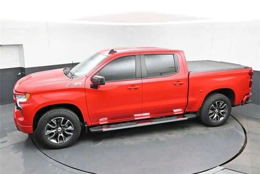 2023 Chevrolet Silverado 1500 RST photo 1