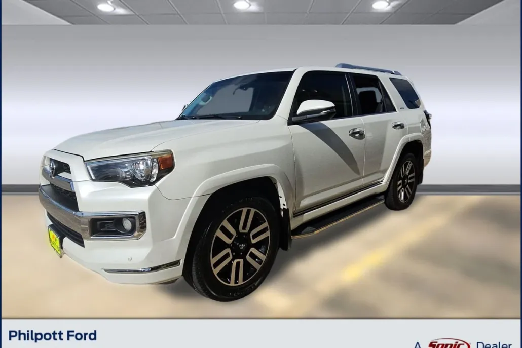 2017 Toyota 4Runner Limited photo 1