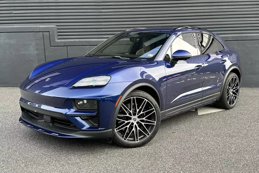 2024 Porsche Macan Electric Turbo photo 1