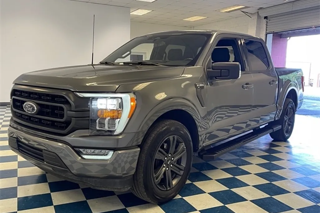 2023 Ford F-150 XLT photo 1