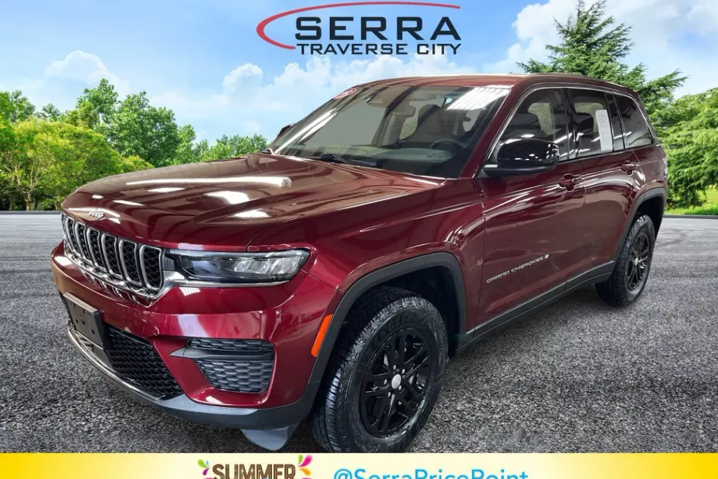 2023 Jeep Cherokee Laredo photo 1